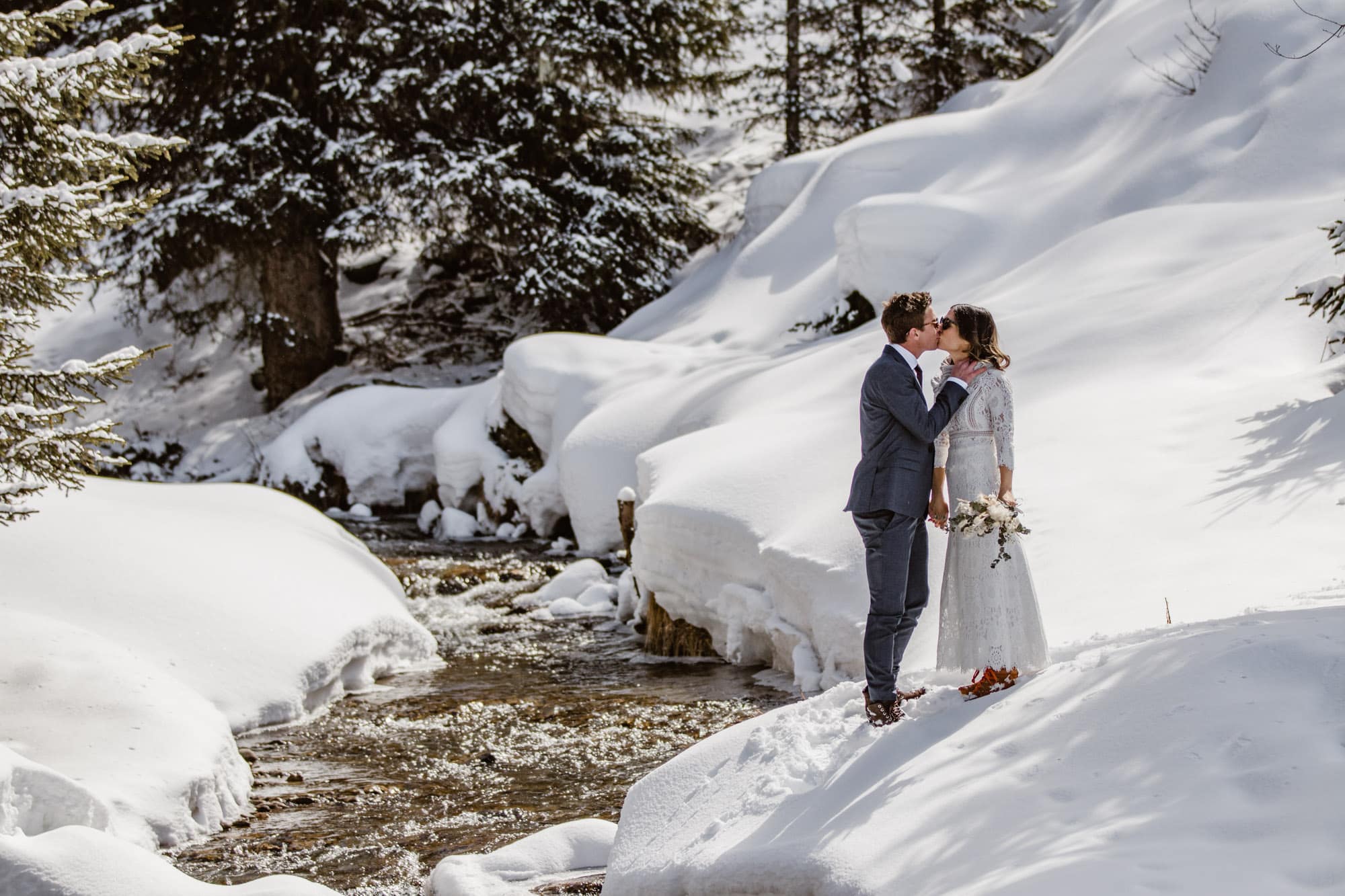 Read more about the article Snowboard Elopement Wedding Verbier Switzerland