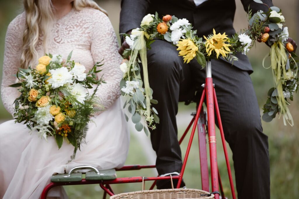 blomsterarrangemang-annorlunda-bröllop